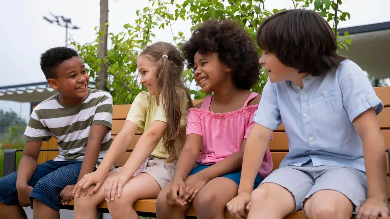 Novembro Prateado e os direitos de crianças e adolescentes